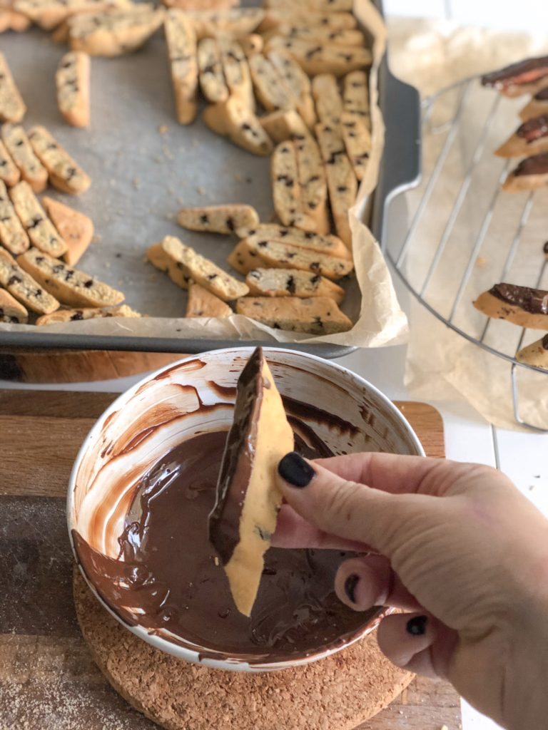 biscotti mandorle arancia e cioccolato